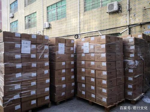 深圳工厂君行医疗每周生产80万个防护面罩及护目镜
