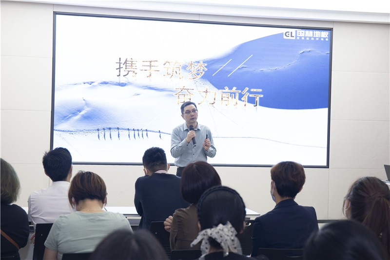 “球友会浓情仲夏再起航”4月销售总结暨5月培训会圆满成功
